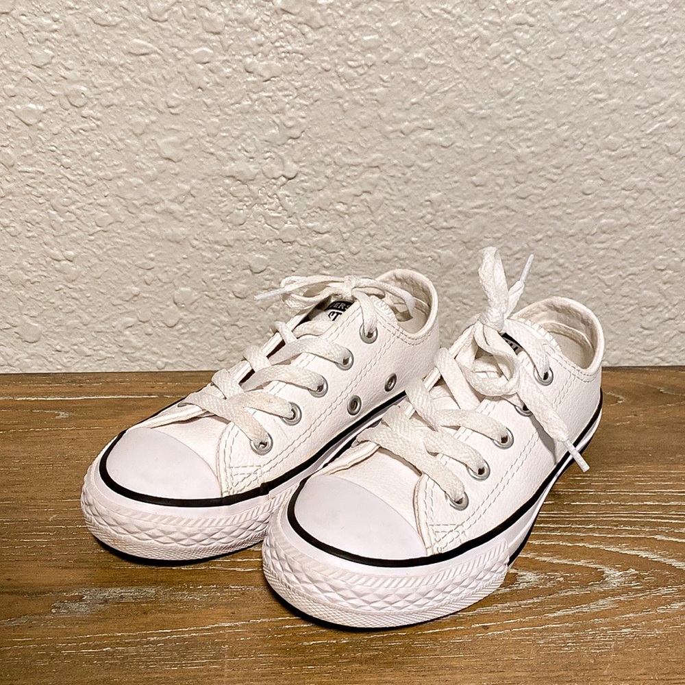 White Leather Converse  toddler size 11  *like new